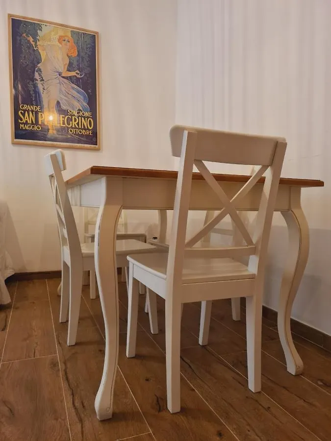 La Boheme, 2 Min Da Qc Terme, Free Parking Apartment San Pellegrino Terme Italy